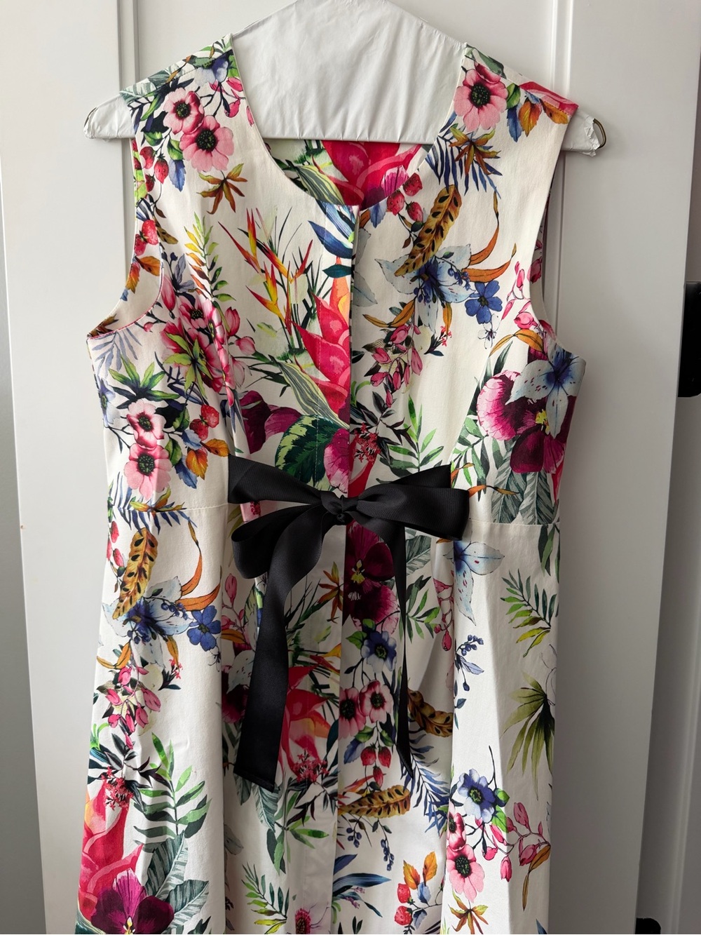 Floral V-Neck Sleeveless Dress with Black Waist Bow
